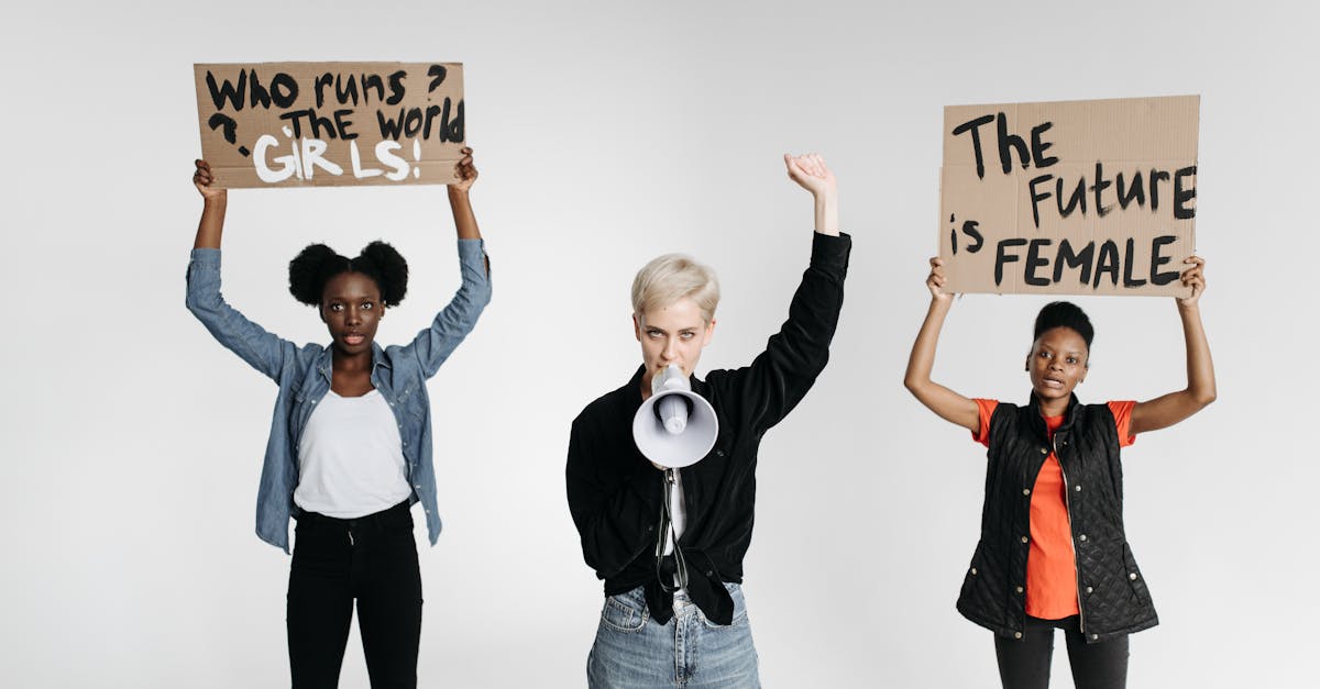 entdecken sie die bedeutenden fortschritte und herausforderungen in der welt der frauenrechte. erfahren sie mehr über die kämpfe für gleichheit, freiheit und gerechtigkeit für frauen weltweit.