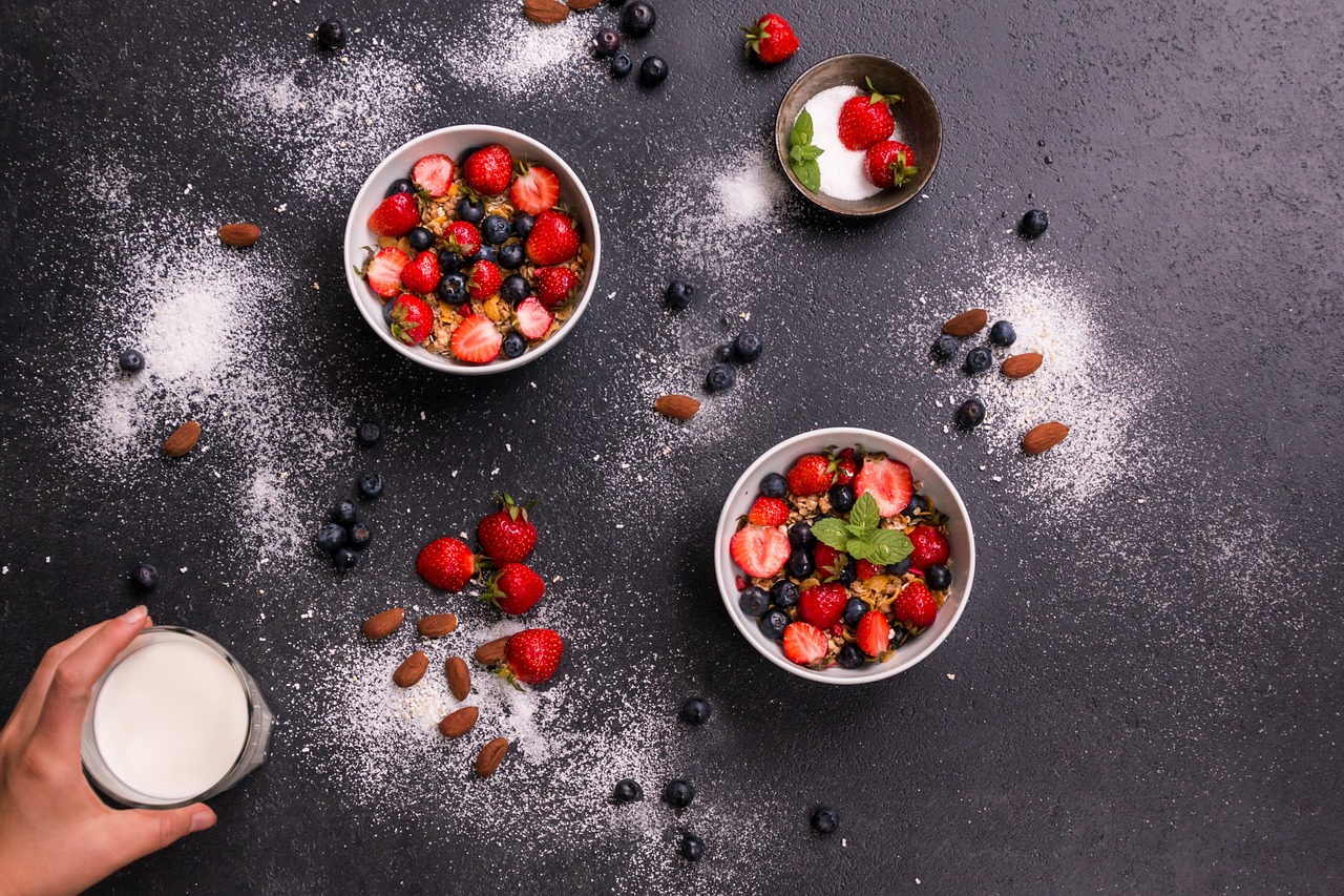 entdecken sie kreative frühstücksbowls voller geschmack und gesunder zutaten – der perfekte start in den tag!
