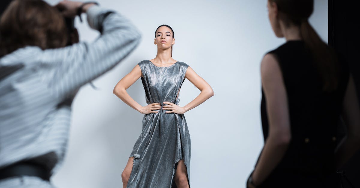 entdecken sie die neuesten modetrends und inspirieren sie ihren stil mit aktuellen looks, farben und styles, die die fashion-welt erobern.