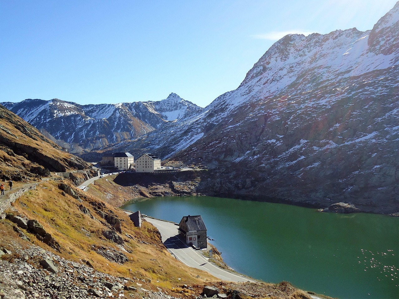 Grenzwandern am Reschenpass: Ein Panoramaerlebnis der Extraklasse