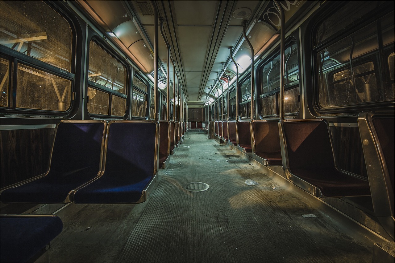 Tipps für effizientes reisen mit öffentlichen verkehrsmitteln